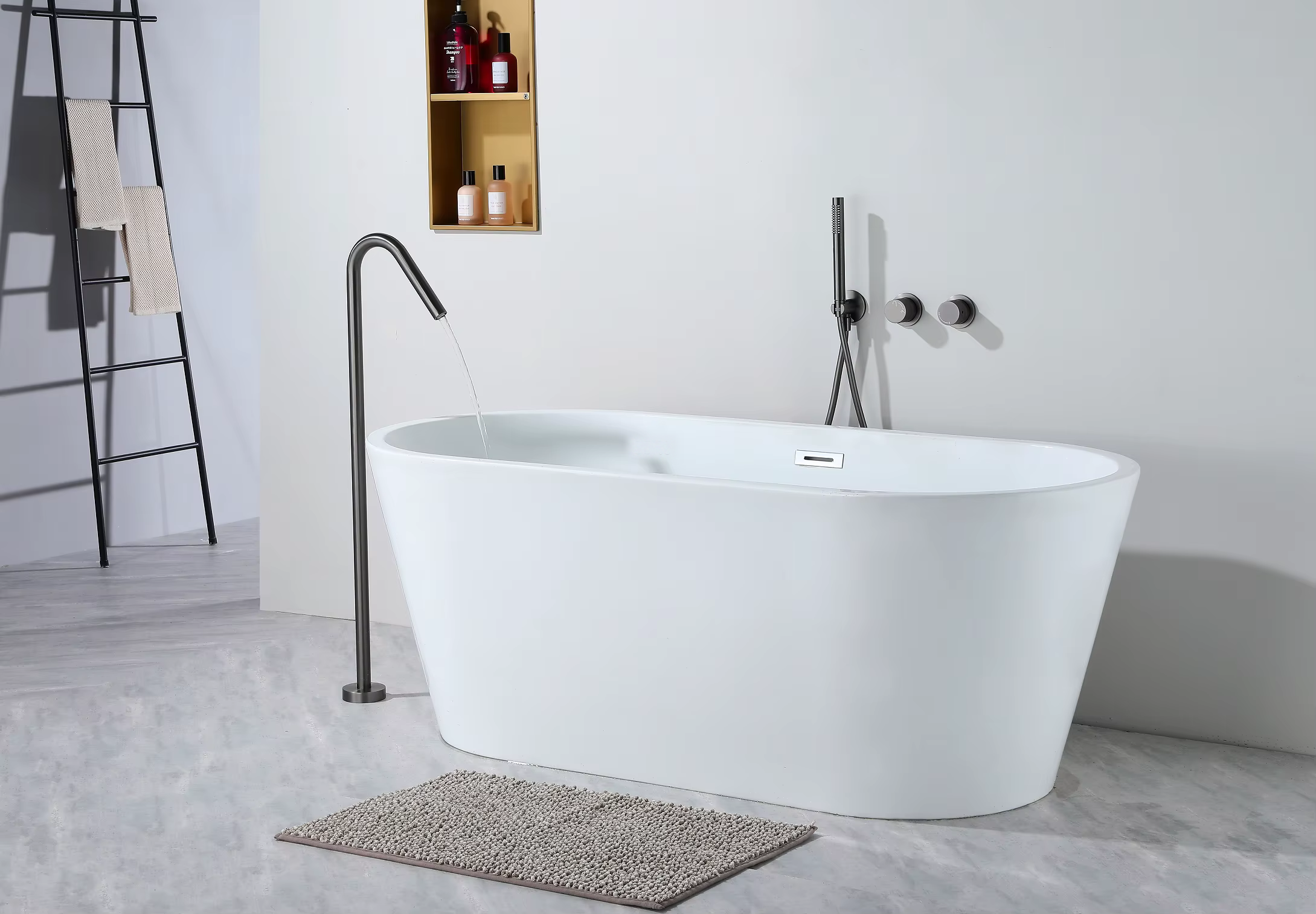 Rubinetto da vasca freestanding a pavimento a 2 vie ELITE EDITION BFC1722 in grigio canna di fucile satinato