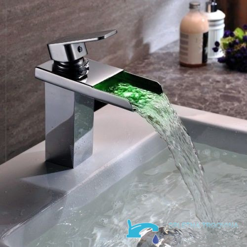 Miscelatore per lavabo EYN206 con cascata illuminata di verde