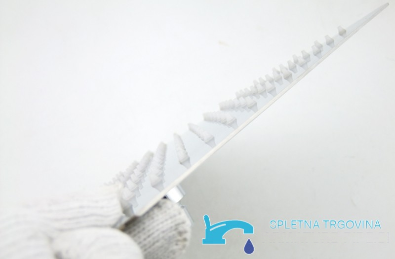 Sistema doccia da incasso EYN PTS50425 in ottone cromato con LED, getti massaggianti e doccia multigetto