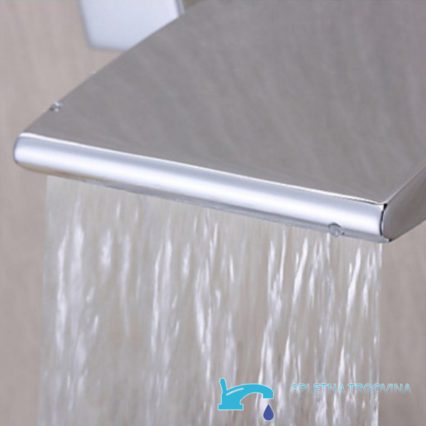 Rubinetto per lavabo EYN SU9338 a parete con erogazione a cascata, finiture argento, cromo e argento-cromo