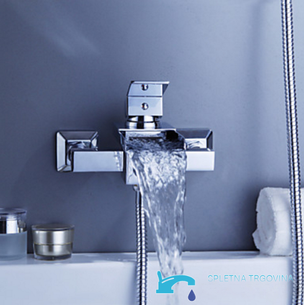 Miscelatore per vasca a parete EYN SK3542 con erogazione a cascata e LED, in cromo, argento e bianco e nero