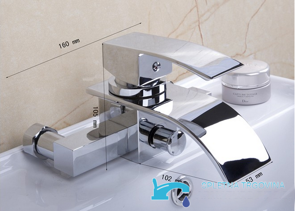 EYN3535: Rubinetto da vasca a parete EYN 3535 in ottone con bocca a cascata, finiture cromo e argento