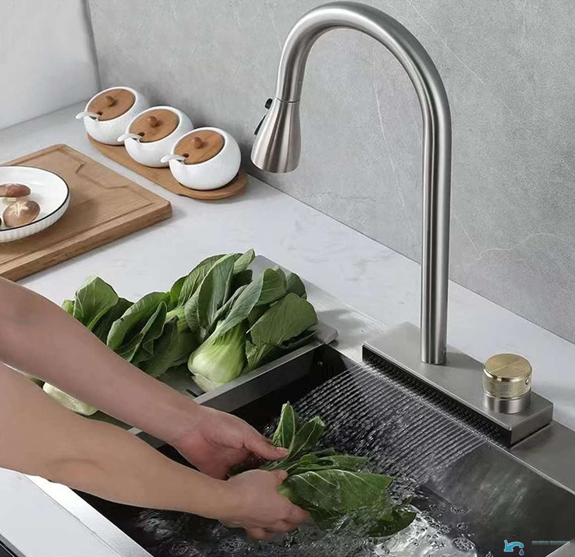 Rubinetto da cucina KW1599 con doccetta estraibile ed erogazione a cascata