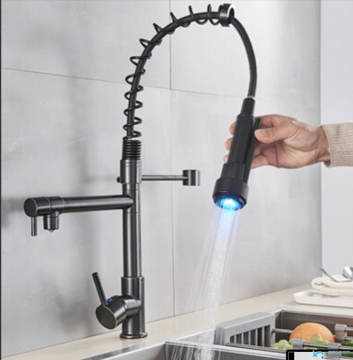 Miscelatore da cucina 0141b nero opaco con doccetta estraibile e luce LED blu