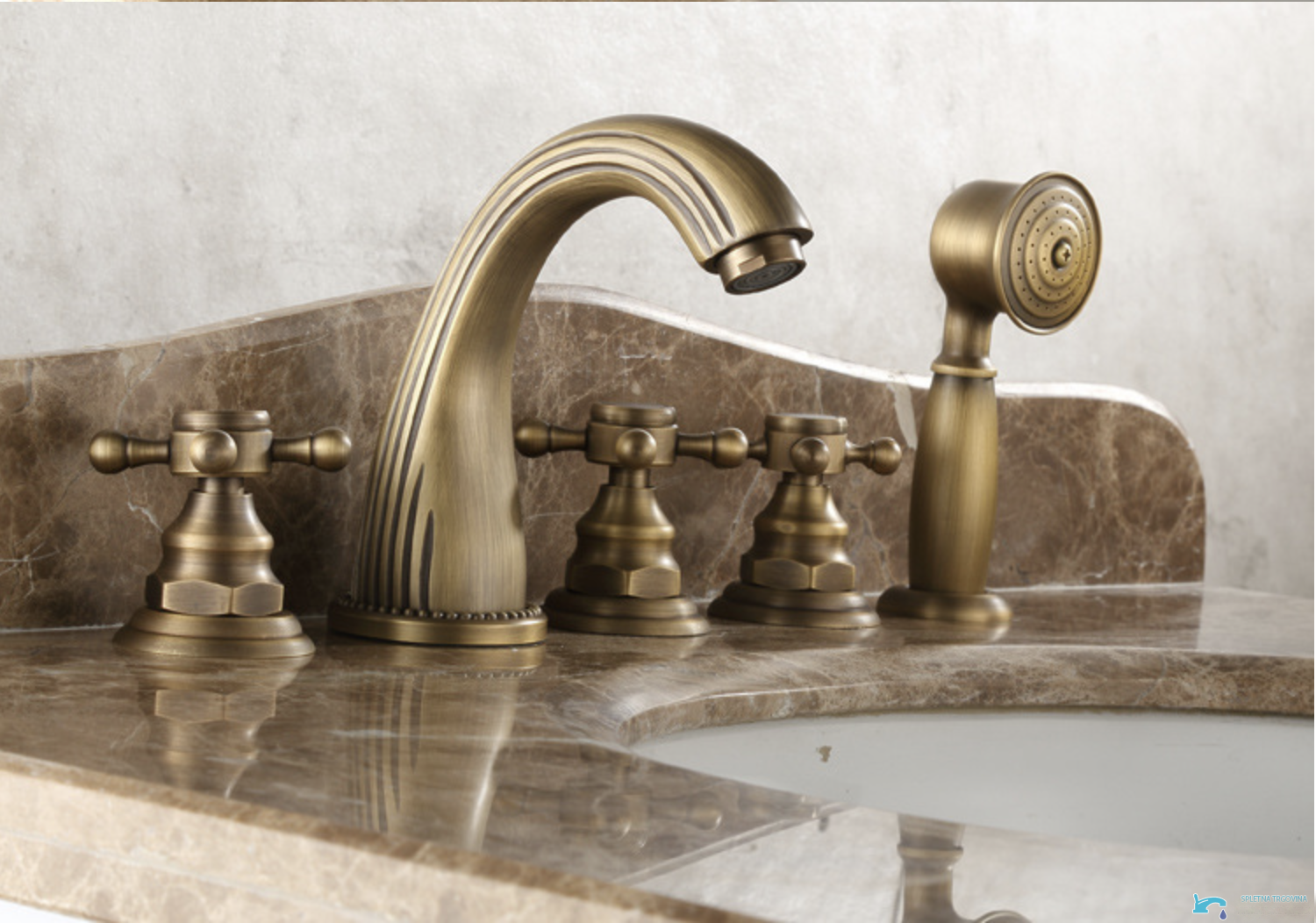 Rubinetto da bagno EYN AQM1137 da piano con doccetta estraibile, finitura ottone antico