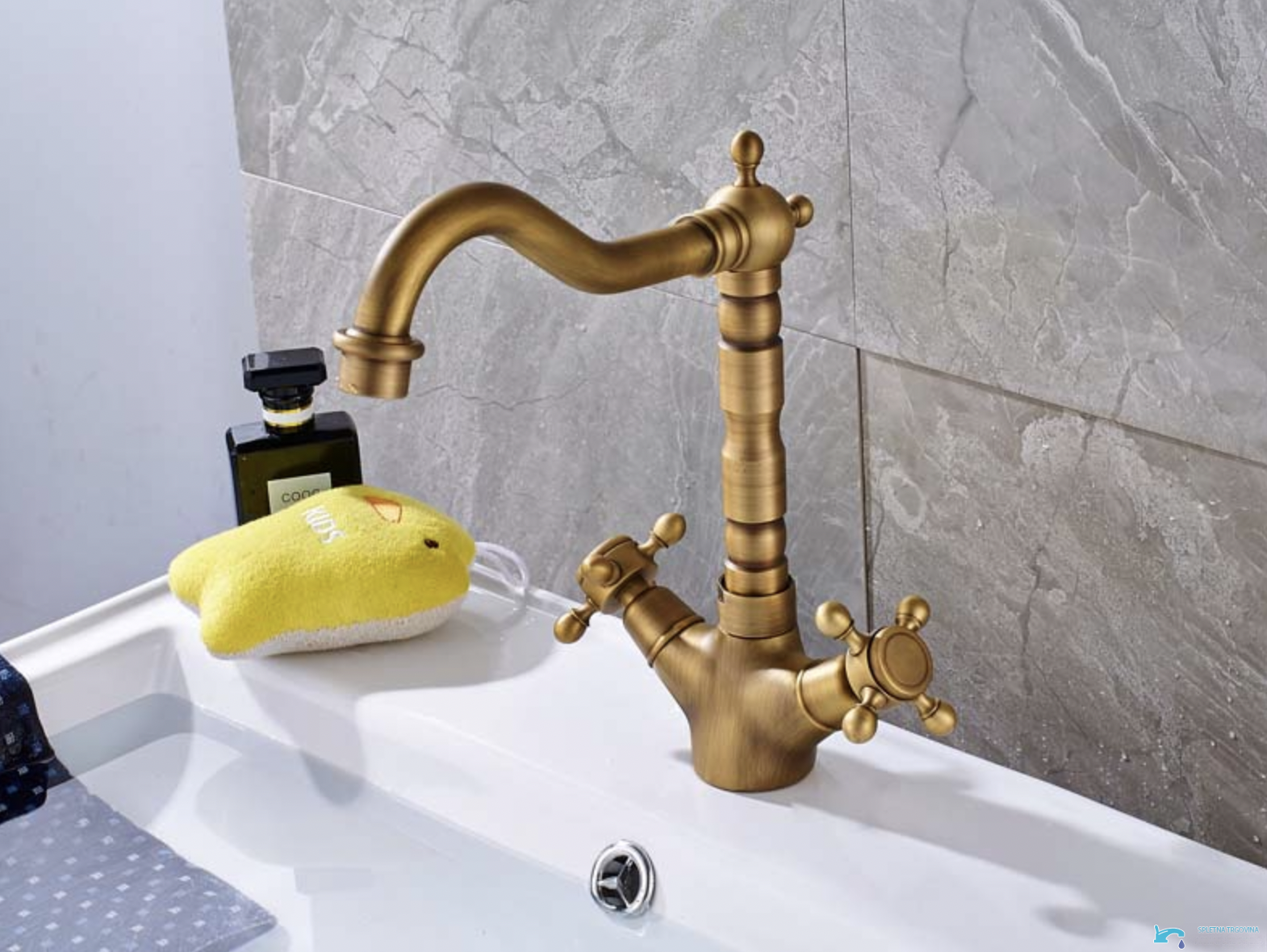 Rubinetto per lavabo EYN ANT2309 a due manopole con bocca girevole in più finiture