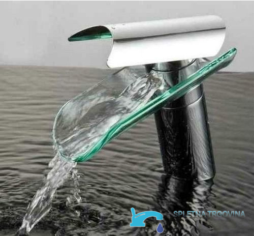 Miscelatore per lavabo EYN 5007 da piano in cromo e verde trasparente con bocca in vetro e getto a cascata
