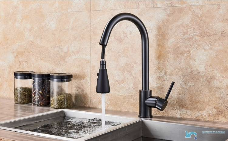 Matně černá kuchyňská baterie BI1410 s vysokým ramínkem a výsuvnou sprškou