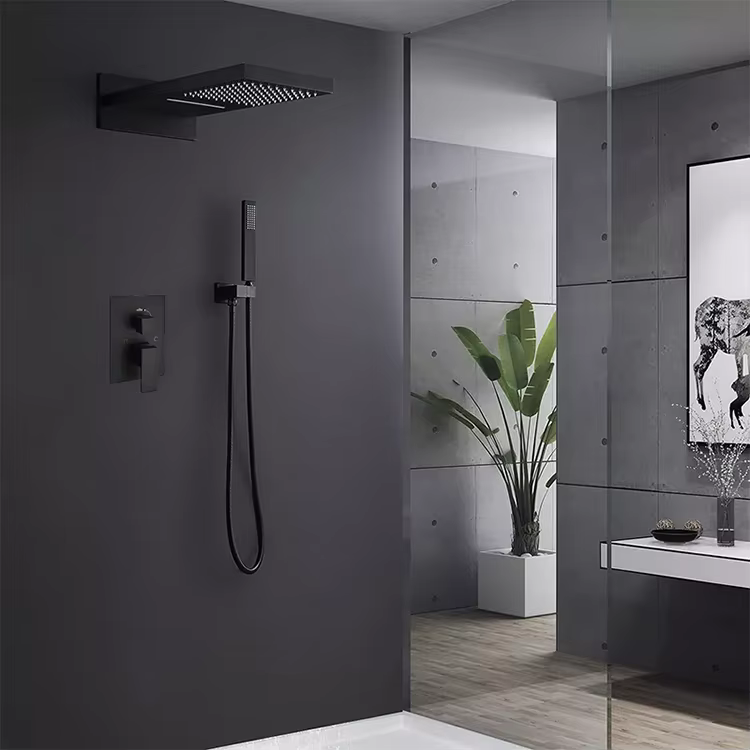 Sistema doccia di lusso in ottone nero ELITE EDITION BSC1682 con getto a cascata e pioggia in bagno moderno