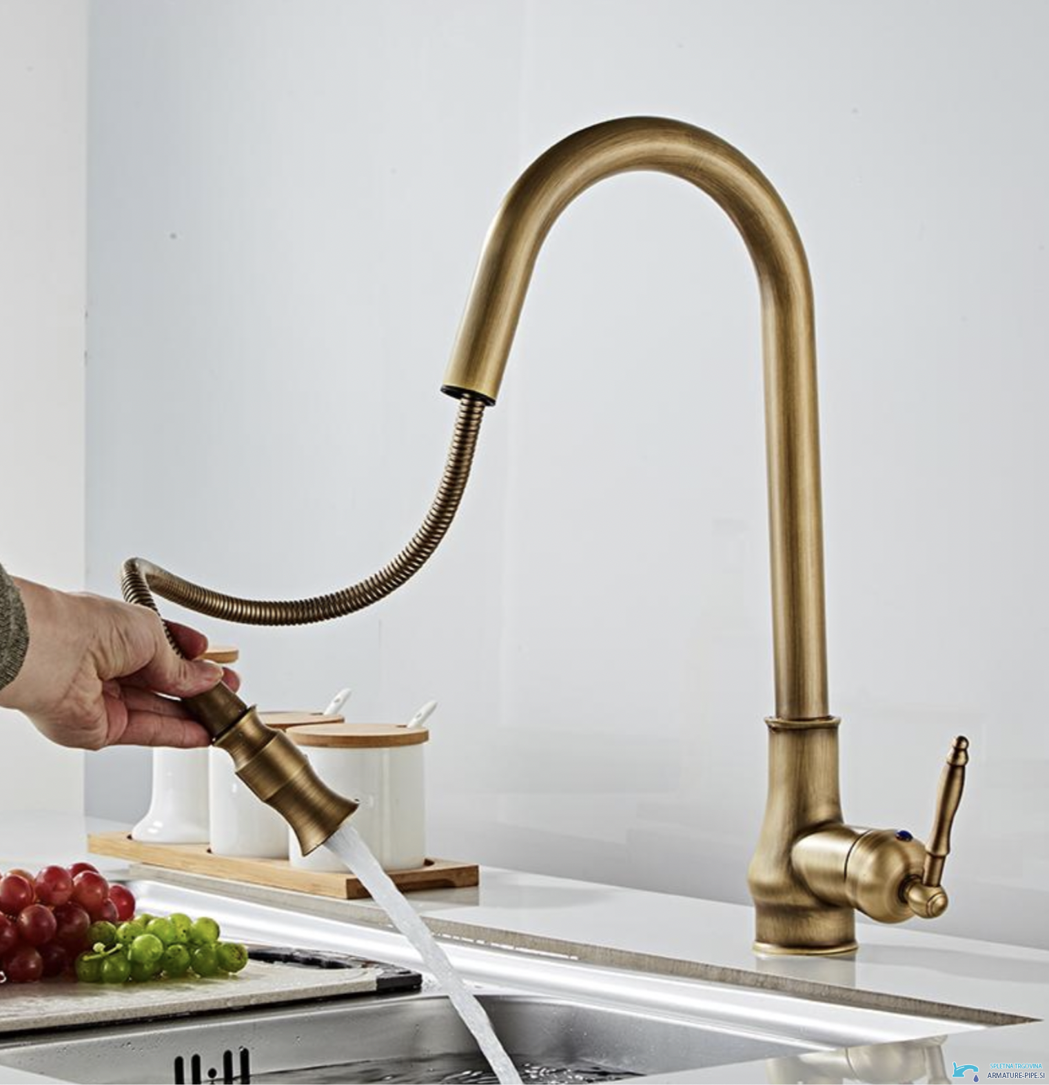 Rubinetto da cucina antico EYN AQ1343 con finitura in ottone anticato