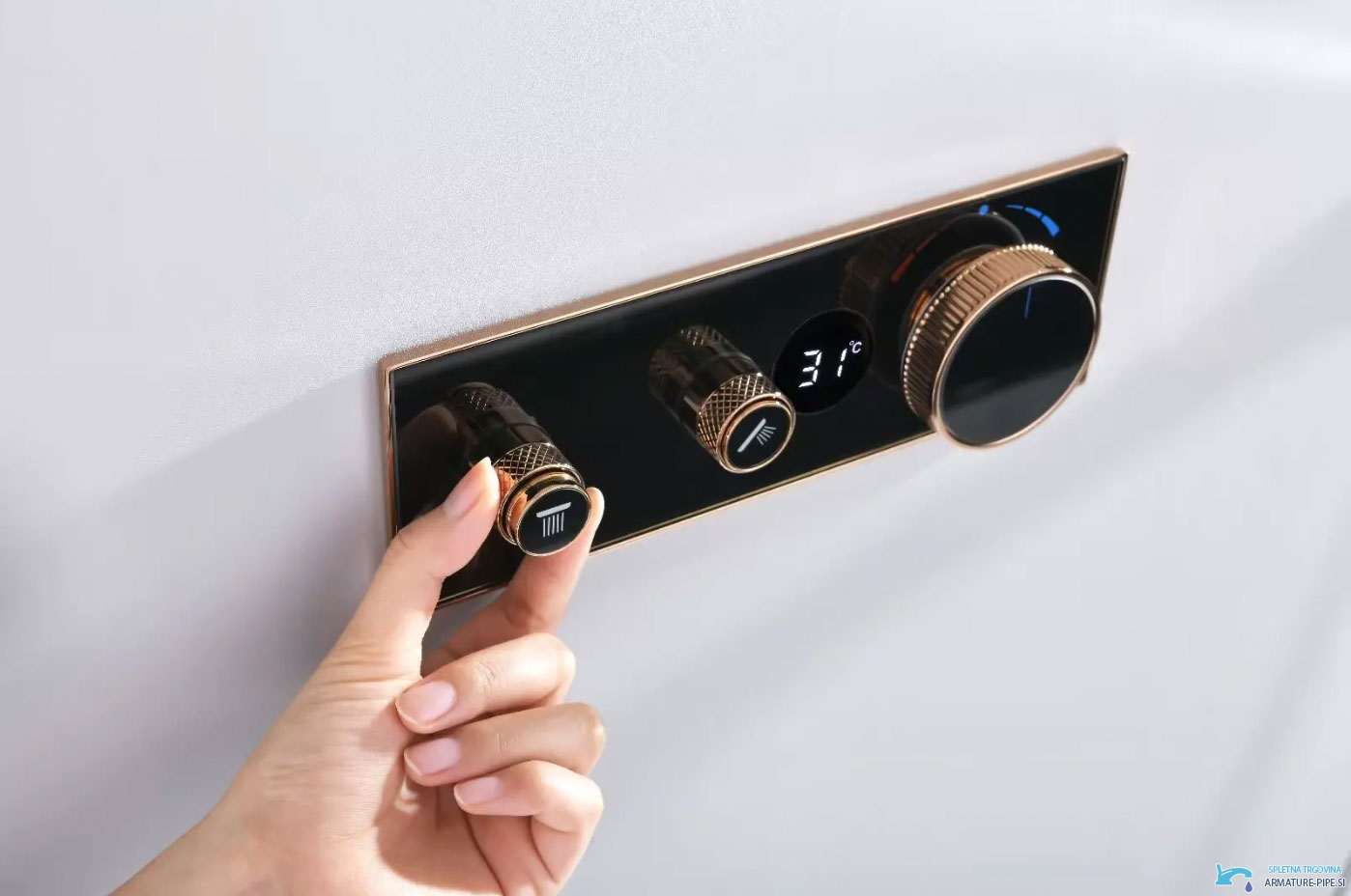Luksuzni Termostatski Podometni Tus Sistem Elite Edition Bcs1603 Z Zaslonom Premium Linija 8