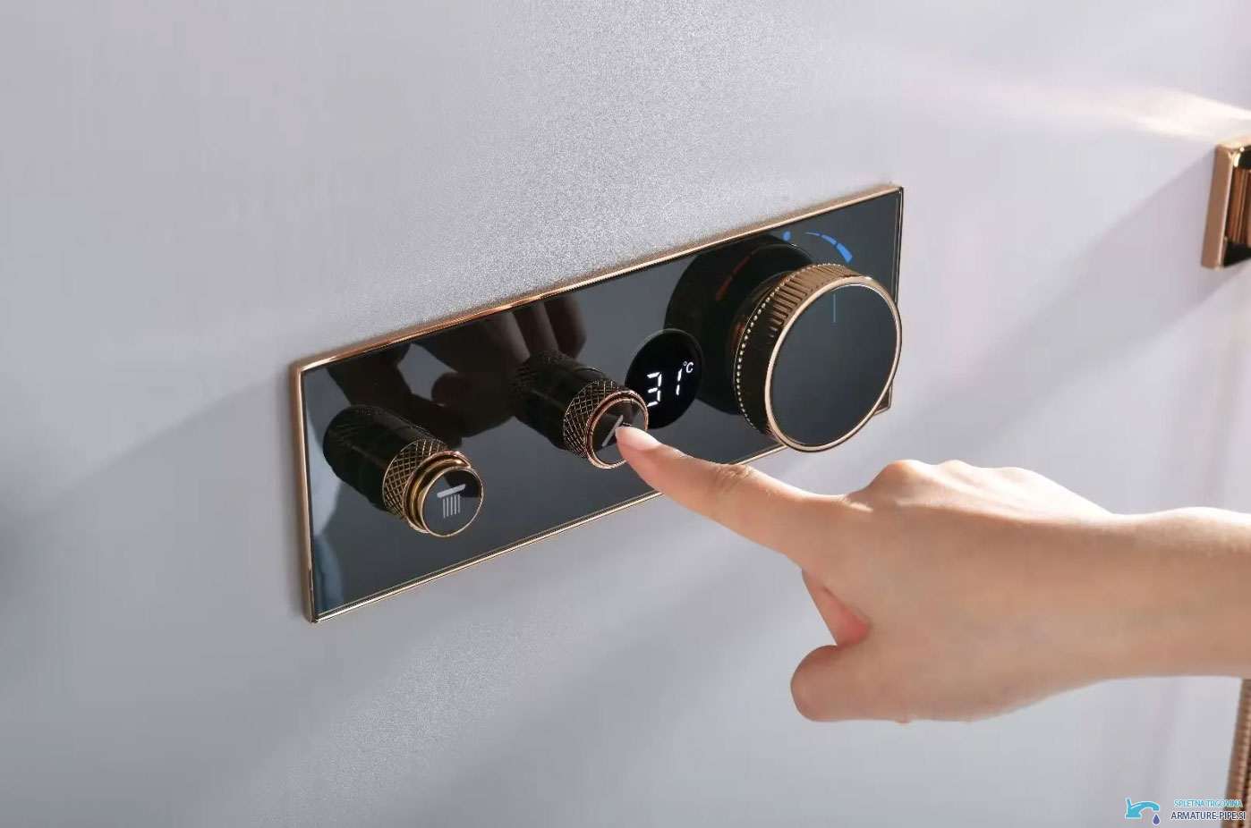 Luksuzni Termostatski Podometni Tus Sistem Elite Edition Bcs1603 Z Zaslonom Premium Linija 9