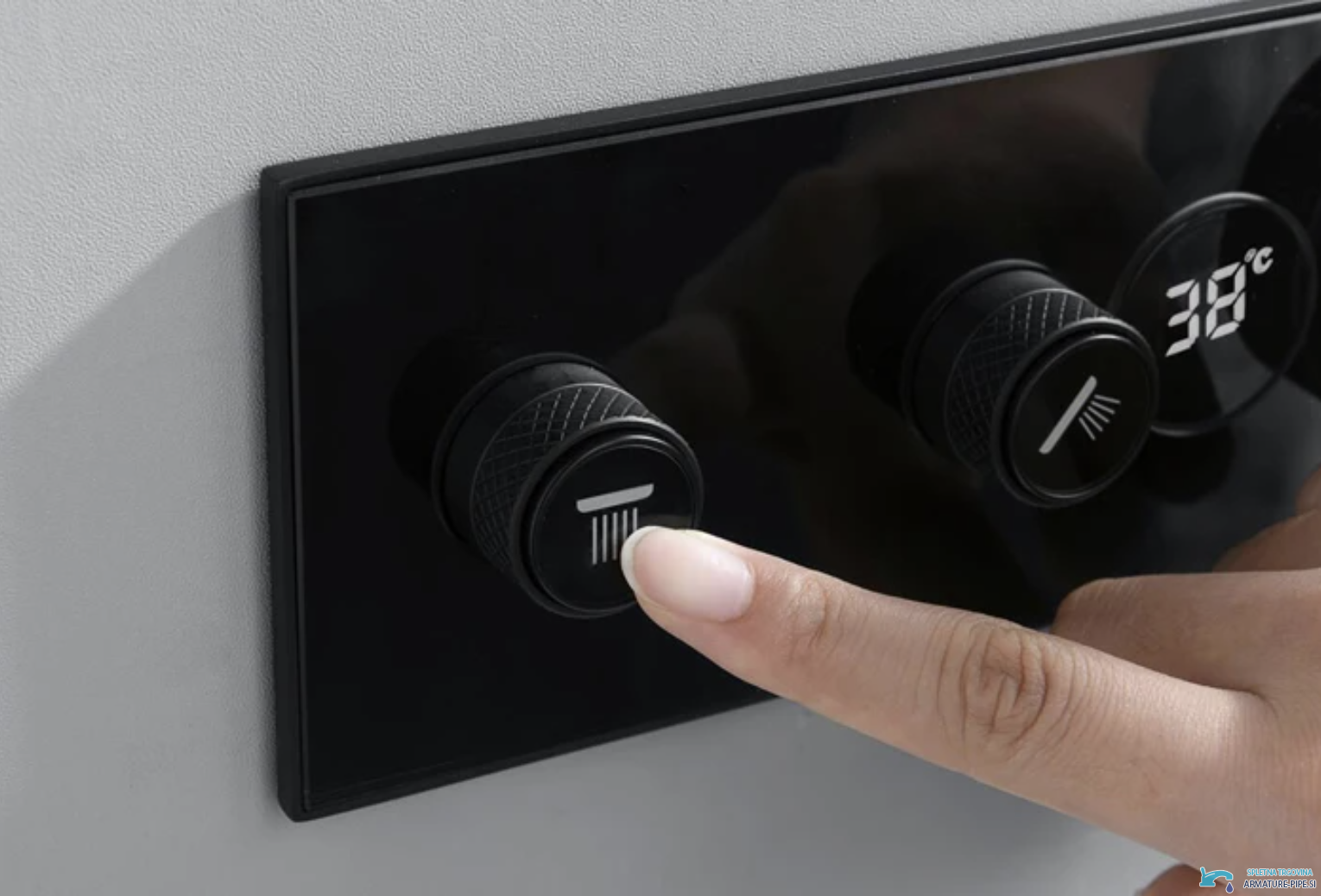 Luksuzni Termostatski Podometni Tus Sistem Elite Edition Bcs1603 Z Zaslonom Premium Linija Dva Izliva Crna 10