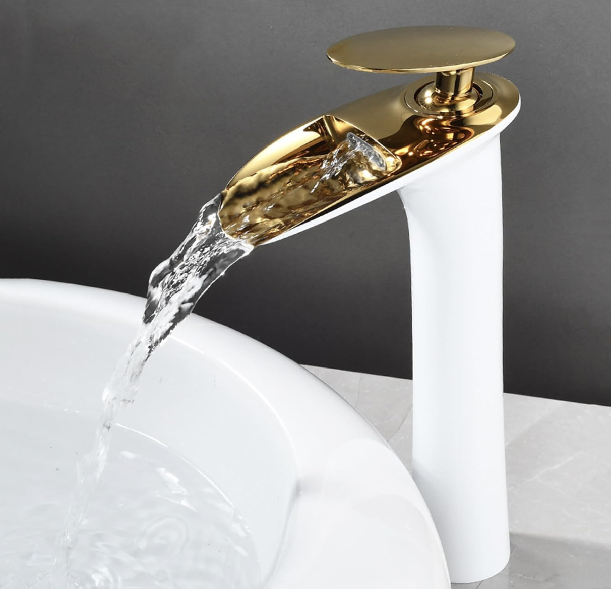 Rubinetto lavabo BSH1235 – vista laterale con ampio getto a cascata