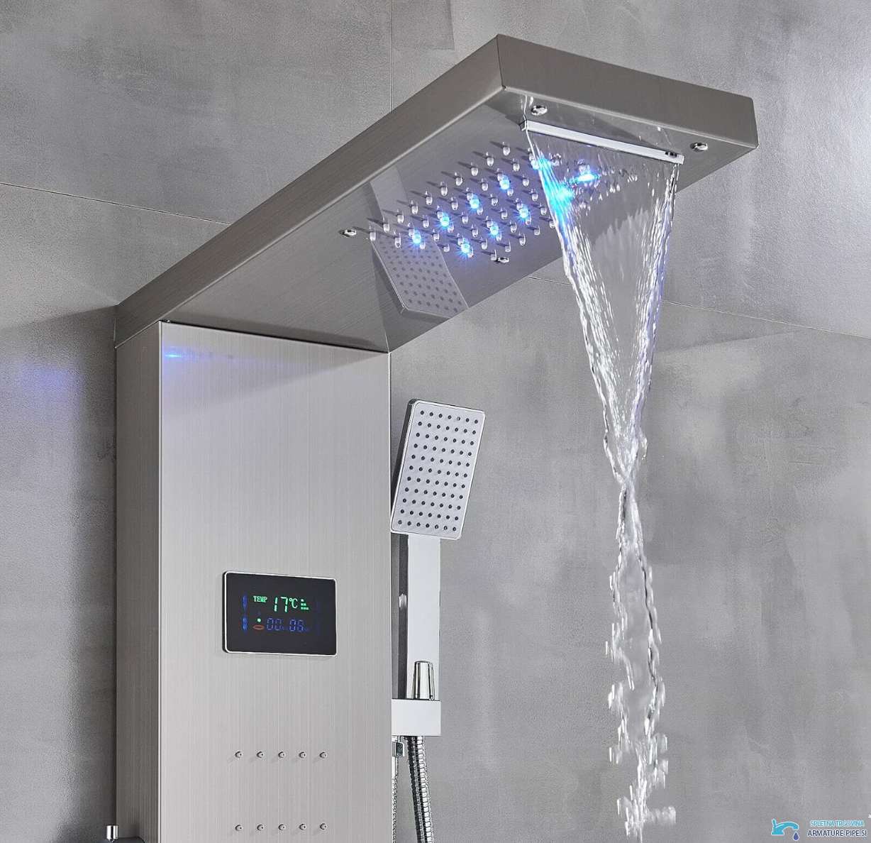 Dettaglio del soffione con cascata e luci LED del sistema doccia BSP2040