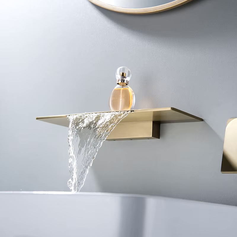 Miscelatore a cascata a parete BSW1722 in oro spazzolato