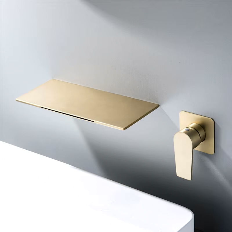 Miscelatore a cascata a parete BSW1722 con leva separata