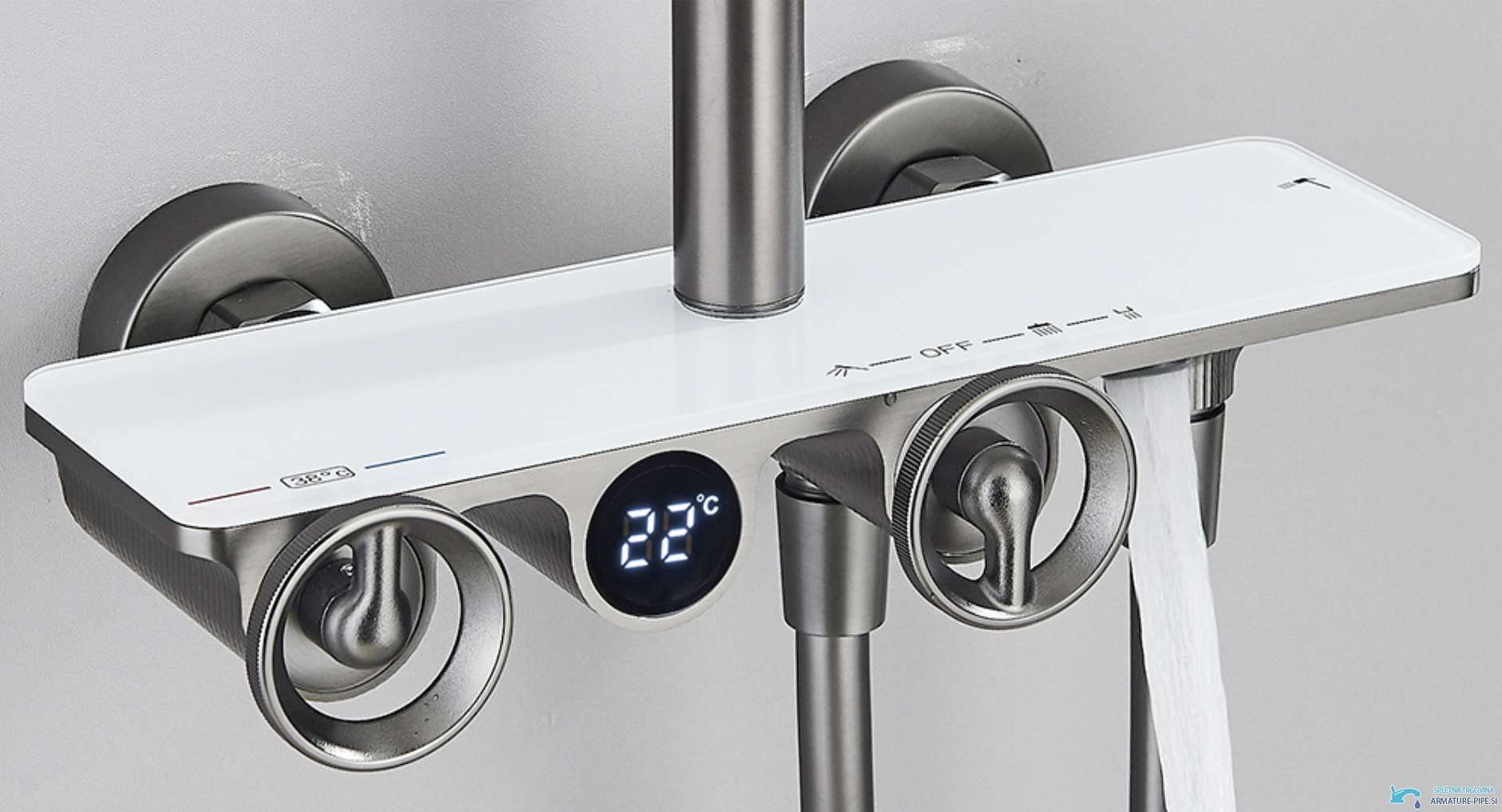 Detajl mešalne armature termostatskega digitalnega tuš seta ELT1104 z zaslonom temperature