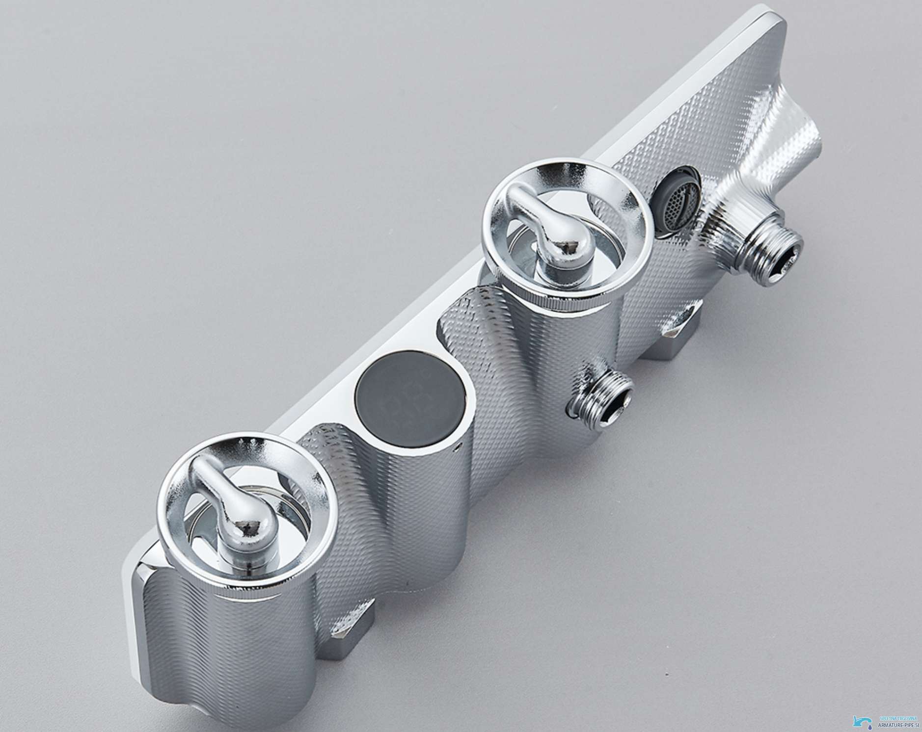 Detajl priključkov in ročic termostatske armature ELT1104