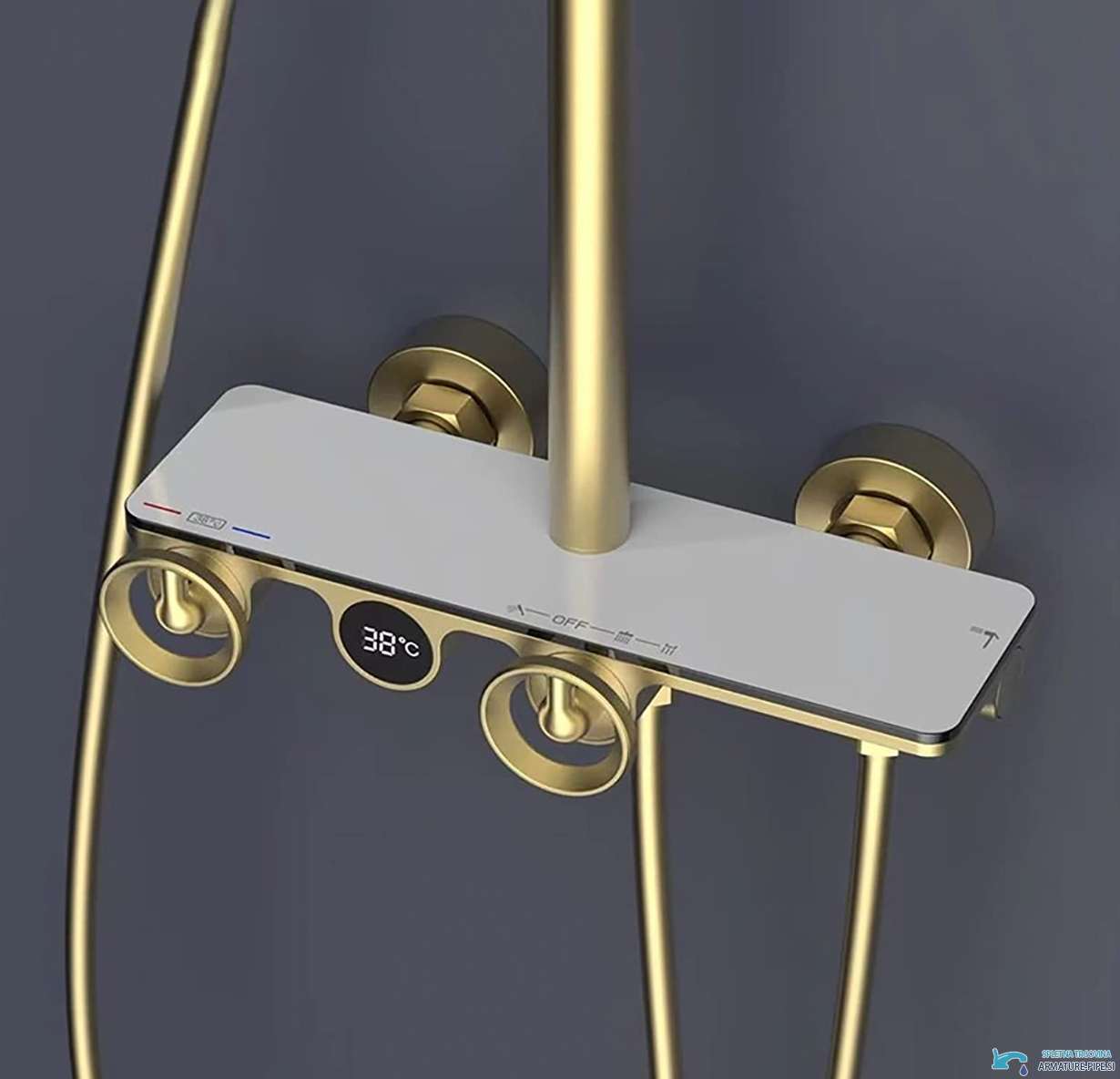 Detajl digitalnega zaslona in ročic zlate termostatske armature ELT1104