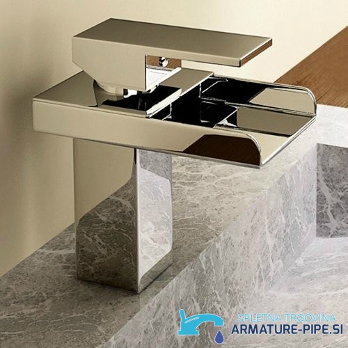 Miscelatore lavabo a cascata EYN206 su lavabo in marmo