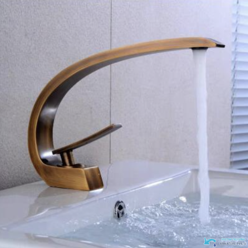 Miscelatore lavabo GB1424-zs ultramoderno in uso su un lavabo bianco