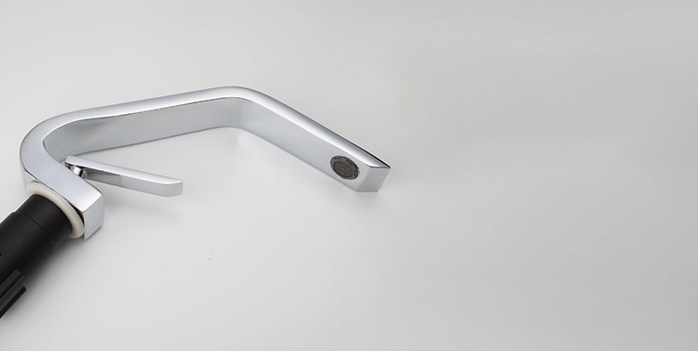 Rubinetto KA933141: vista laterale con bocca cromata curva