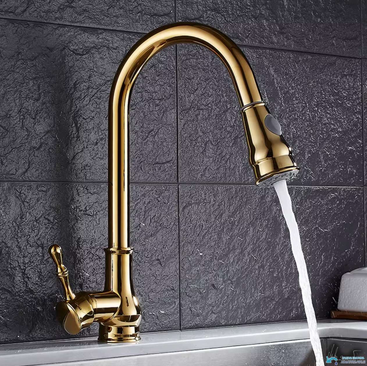 Rubinetto da cucina dorato estraibile KZI5176 con finitura lucida