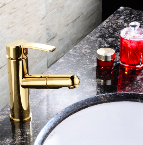Rubinetto bagno estraibile KZI8705 installato su un lavabo scuro