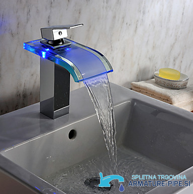Rubinetto bagno LED EYN MF313 con cascata in vetro illuminata di blu