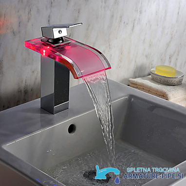 Rubinetto bagno LED EYN MF313 in cromo lucido con bocca a cascata in vetro