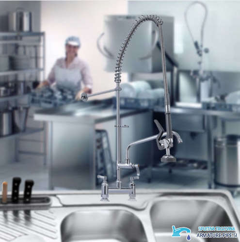 Rubinetto professionale da cucina EYN NK8700 con finitura cromata
