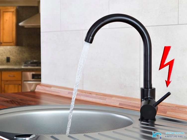 Rubinetto da cucina a bassa pressione EYN NT1255 nero opaco