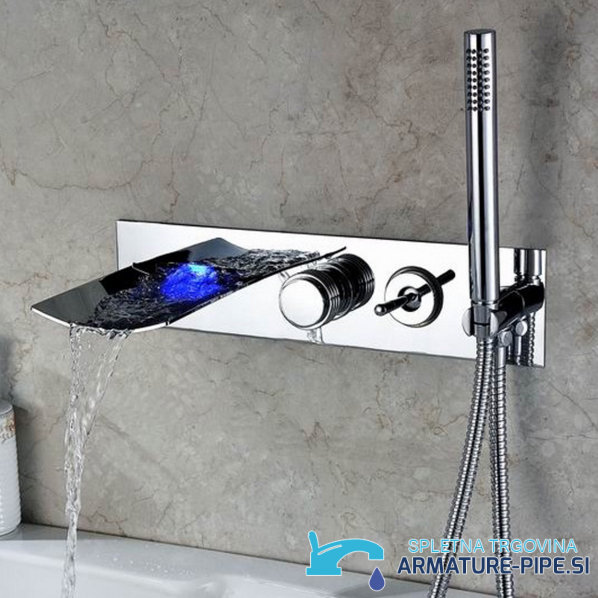 Rubinetto LED a parete per vasca SAK9671 con cascata illuminata in blu