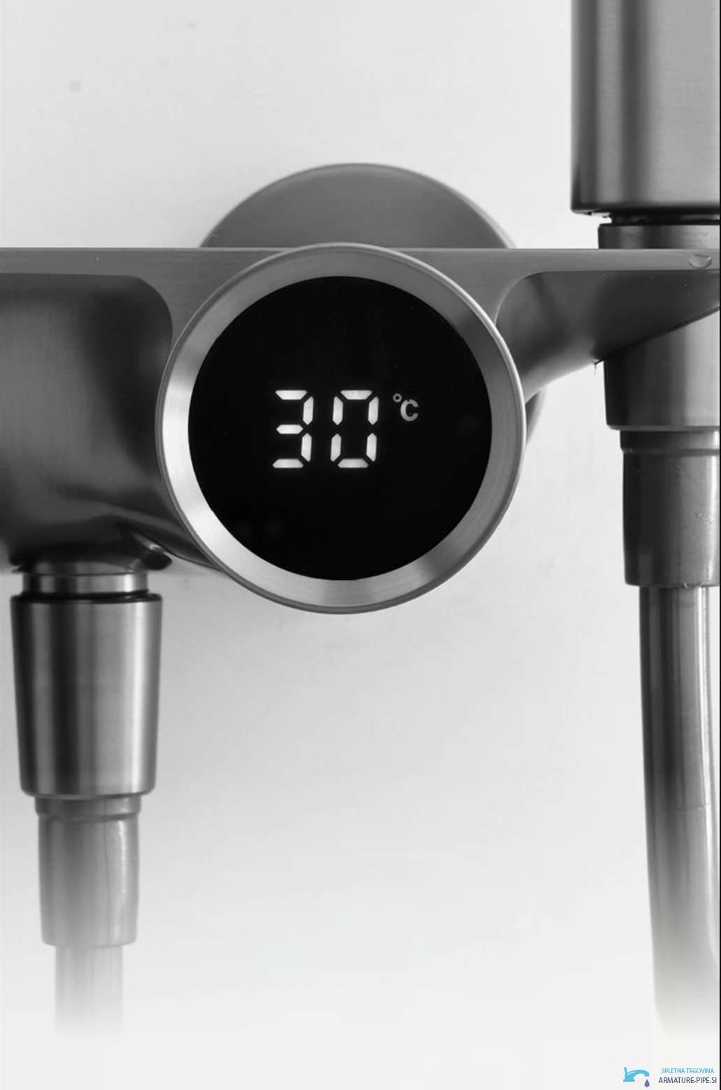 Dettaglio del display digitale della temperatura del sistema doccia esterno SH1857