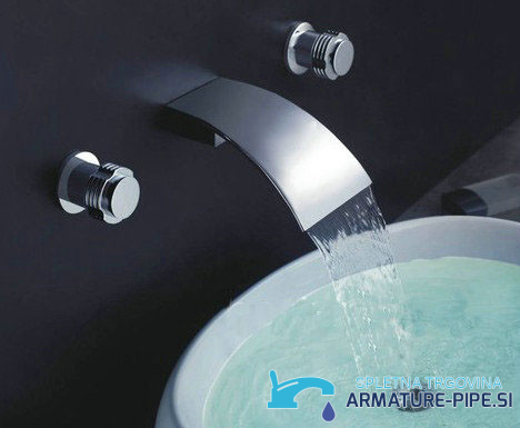 Rubinetto a parete per lavabo SU2500 con bocca a cascata in cromo lucido