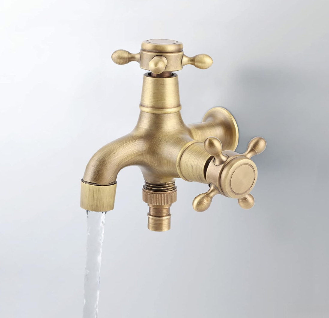 Rubinetto a parete anticato TW1638 con finitura in ottone spazzolato