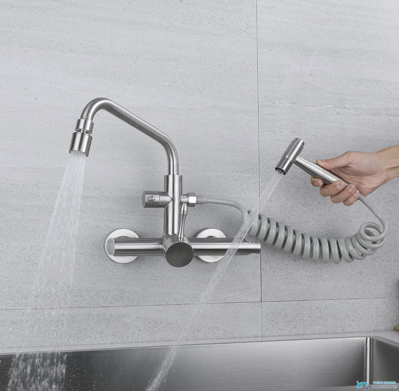 Miscelatore da cucina a parete EYN WK1211 effetto acciaio inox spazzolato