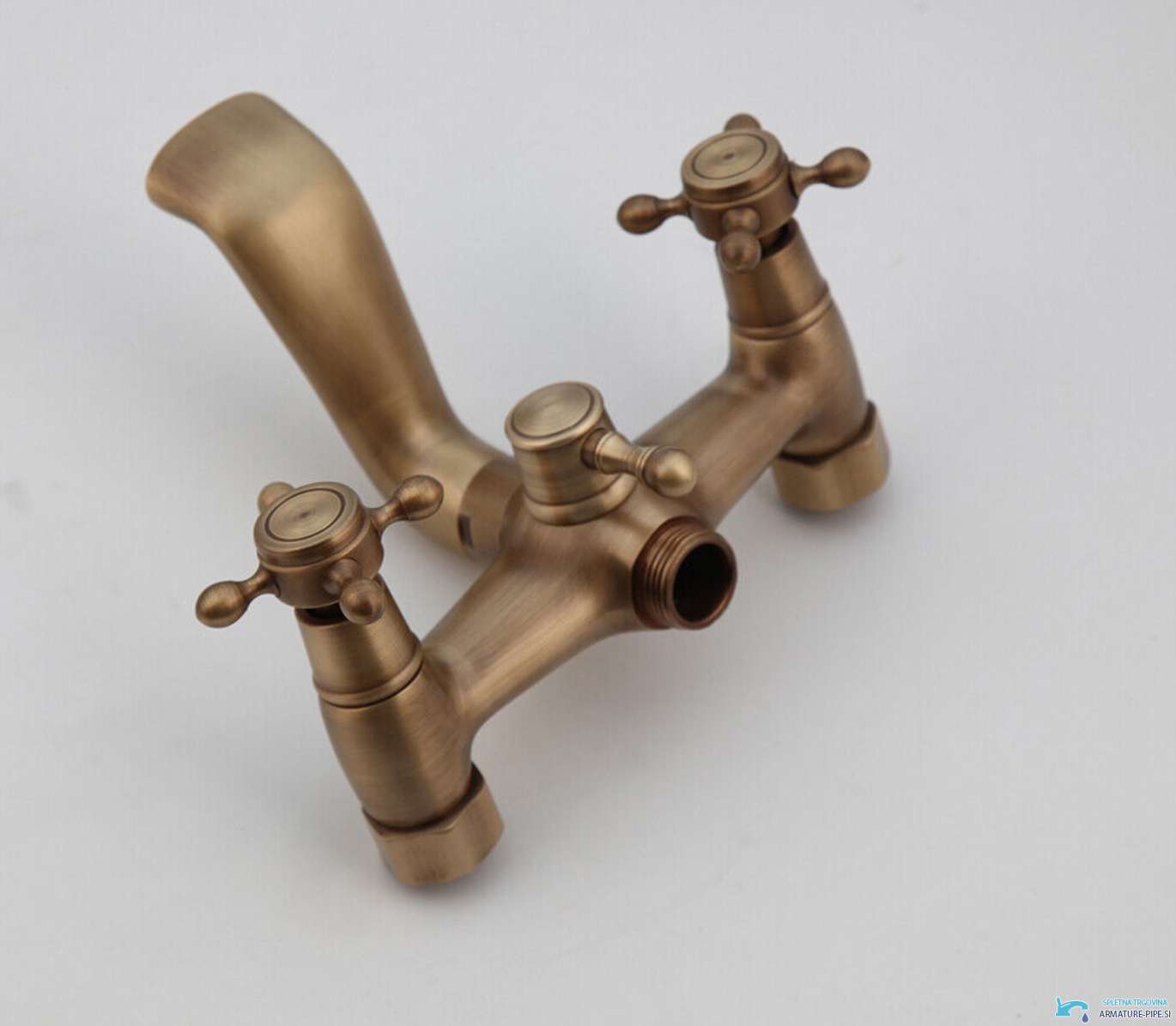 Sistema doccia esterno EYN woo-3100 con bocca girevole, finitura bronzo antico spazzolato