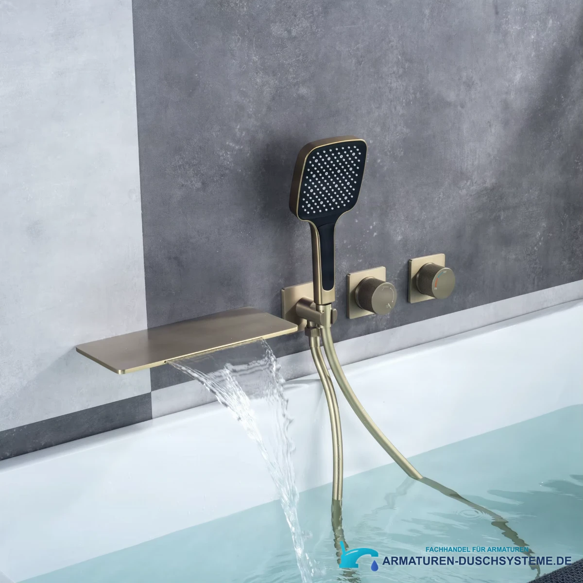 Unterputz-Badewannenarmatur ELITE EDITION BSC1669 mit LED im Einsatz an der Wannenwand