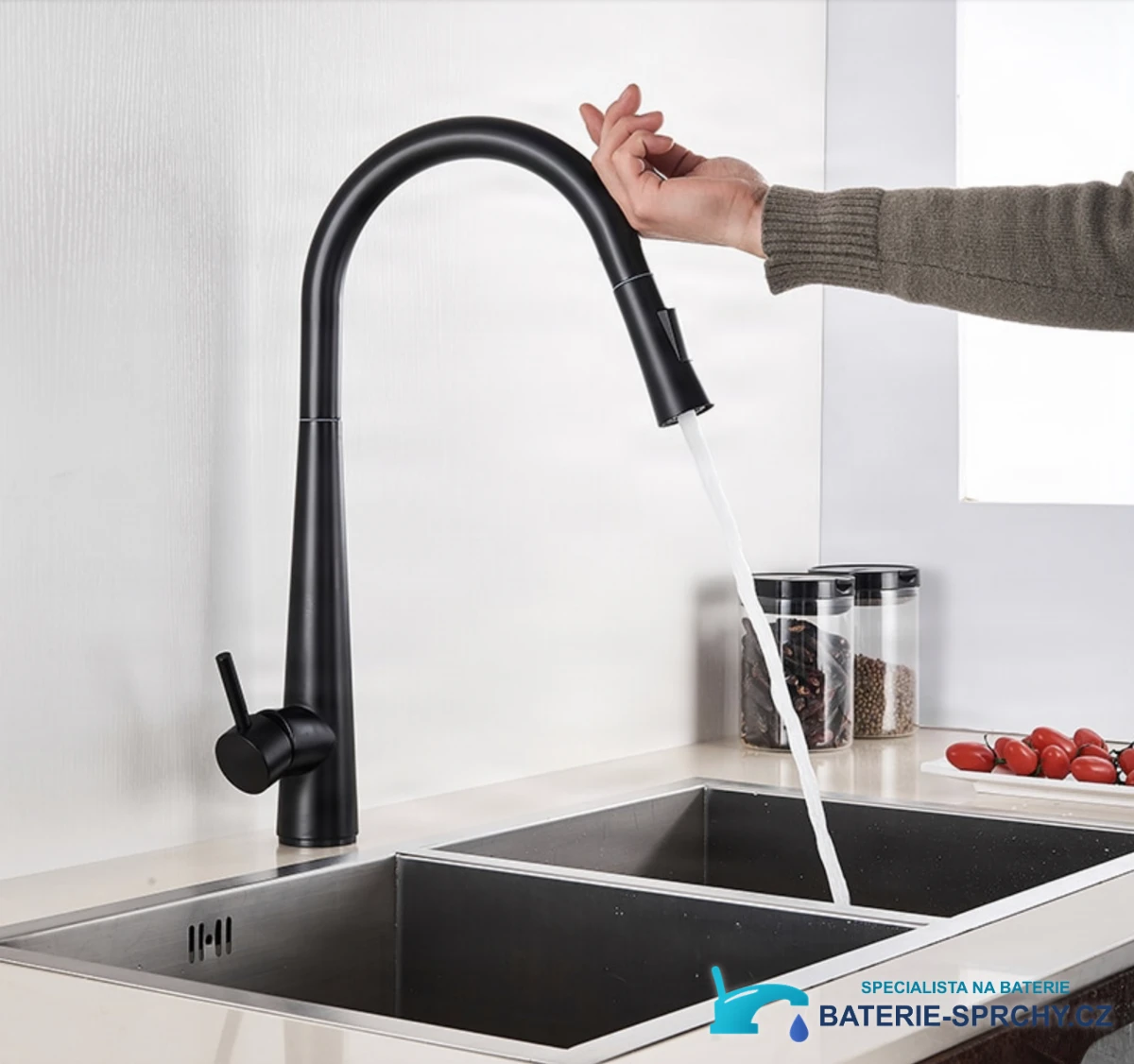 Černá dotyková kuchyňská baterie BS16111 v matném provedení