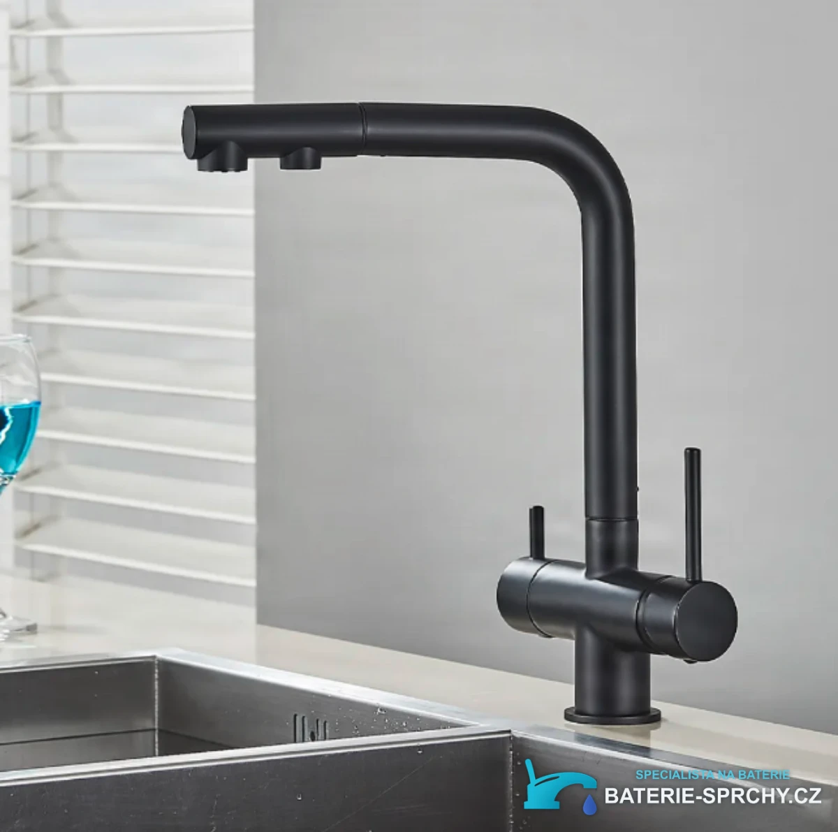 Kuchyňská baterie KA1651 s přípojkou filtru v matné černé
