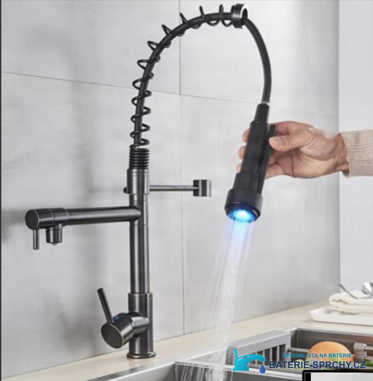 Kuchyňská baterie 0141b s LED světlem nebo bez něj v matně černé barvě