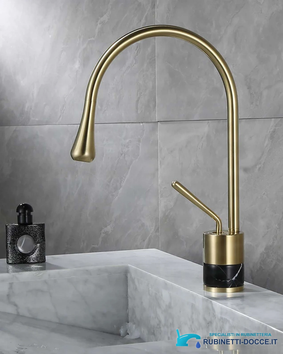 Miscelatore per lavabo EYN BF0954 da piano in ottone con bocca girevole, in più finiture tra cui oro spazzolato e nero