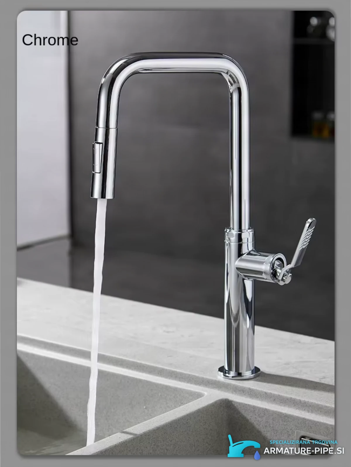 Izvlečna kuhinjska armatura ELITE EDITION KF1692 v uporabi: korito s kromirano izvedbo