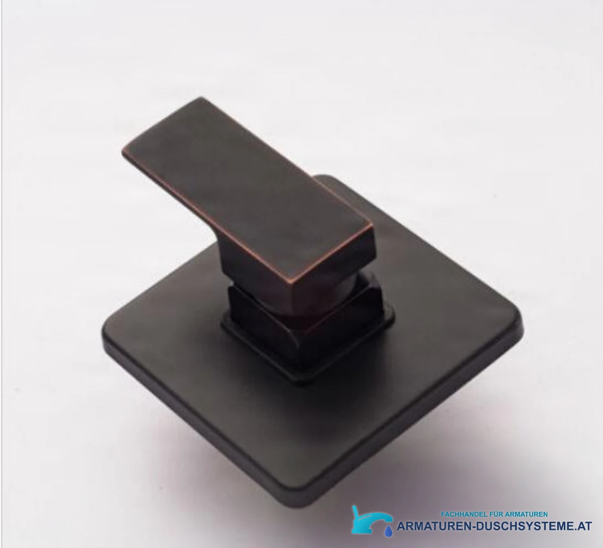 Detail des eckigen Bedienhebels am LED-Unterputz-Duschsystem PT12109