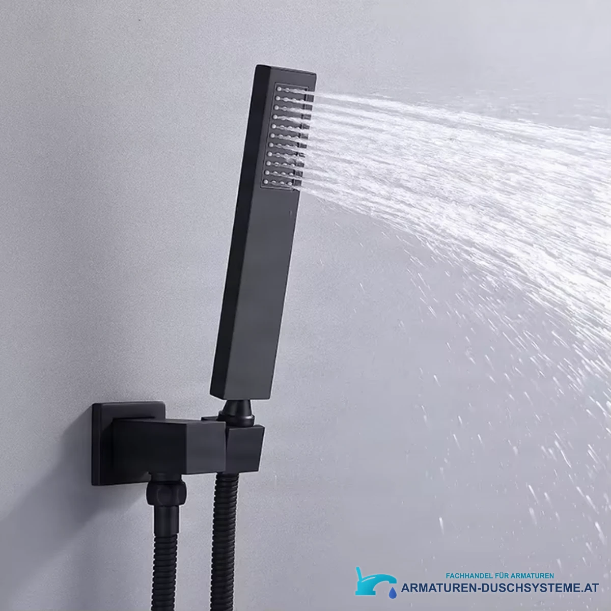 Detail des Wasserstrahls der rechteckigen Handbrause des Duschsystems ELITE EDITION BSC1682