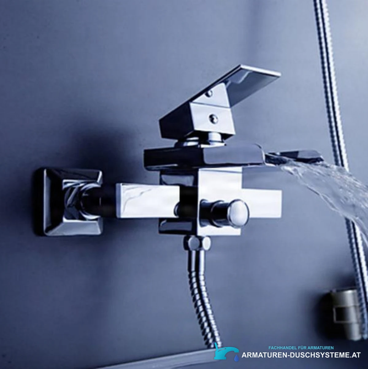 Wandarmatur für die Badewanne mit Wasserfallauslauf SK3542 in poliertem Chrom
