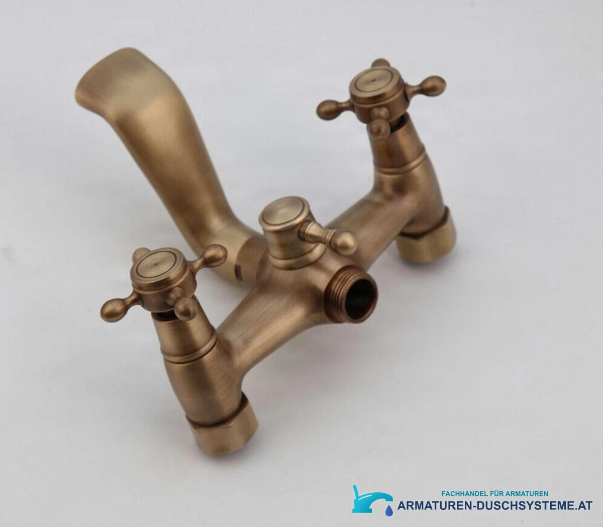 Aufputz-Duschsystem EYN mit schwenkbarem Wannenauslauf in gebürsteter Antikbronze