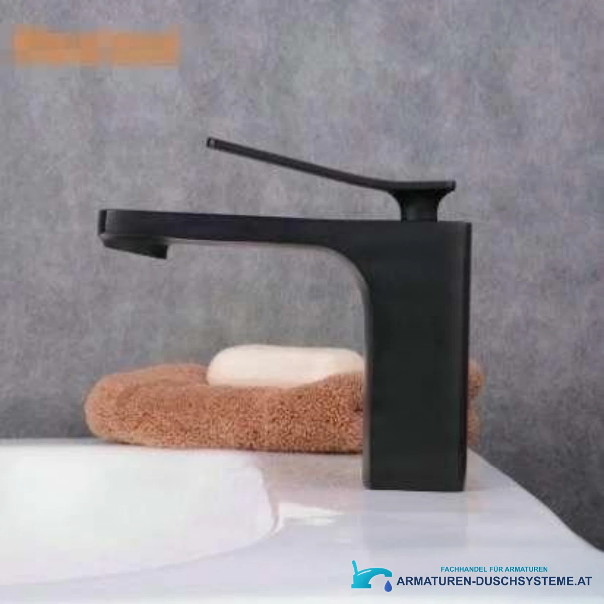 Badarmatur EYN CKB2241 – Seitenansicht mit flachem Hebel